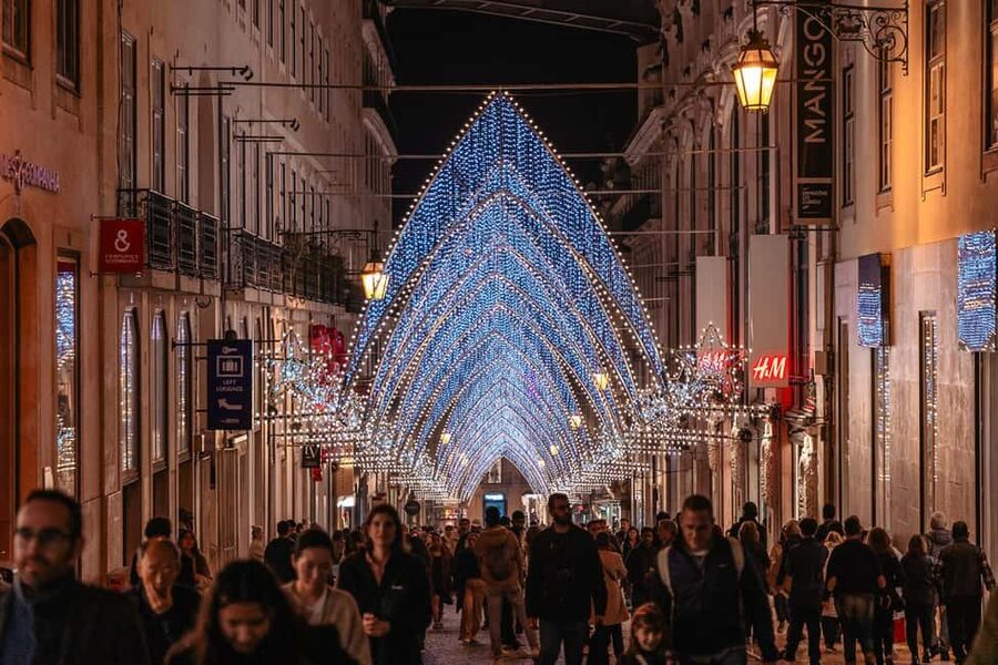 Lisbon: Christmas Flexible Walking Tour - The return to Praça do Município