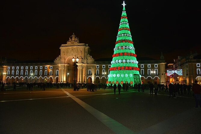 Lisbon Christmas Lights Tuk-Tuk Tour with Local Guide - São Pedro de Alcântara viewpoint: the best pause for city views