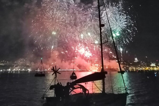 Lisbon: Fireworks, Music and Open Bar in New Year's Eve Cruise - What happens at midnight