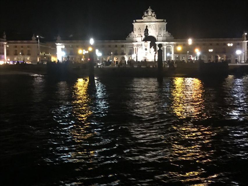 Lisbon: New Year's Eve Fireworks Sail Boat Tour - Why a sailboat is a smart place for Lisbon’s fireworks