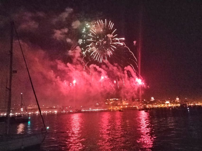 Lisbon: New Year's Eve Tagus River Cruise with Open Bar - Who will enjoy this cruise most?