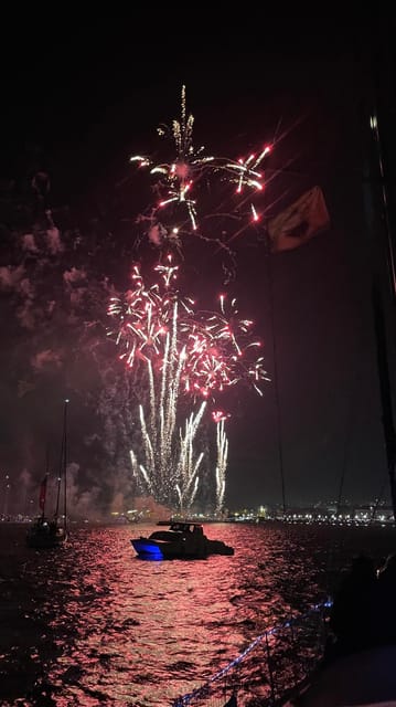 Lisbon: New Year's party on sailboat tour 2026 to 2027 - Cais do Sodré and the central Tagus waterfront