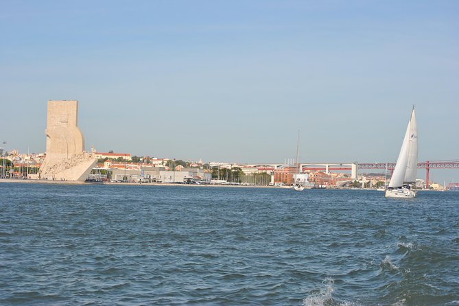 Lisbon New Years Eve Sailing Tour - Food, drinks, and the midnight toast