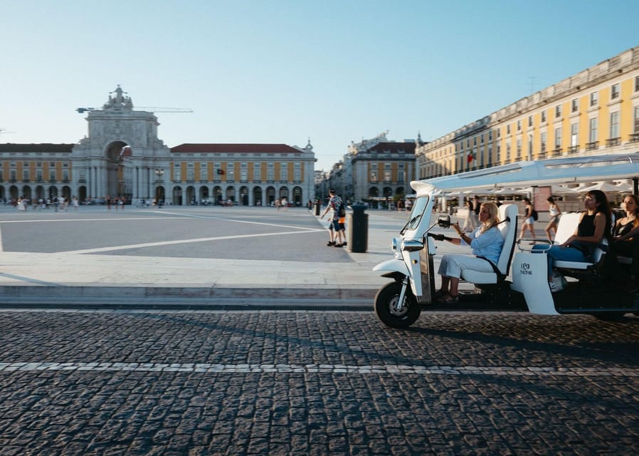 Lisbon: Private Christmas Lights Tour by Eco Tuk Tuk - Key points to know before booking