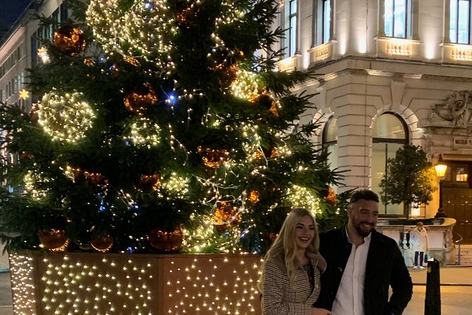 London Bespoke Black Cab Christmas Lights & Sights Private Tour - Trafalgar Square and the Christmas tree from Norway