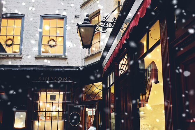 London Christmas Carol & Charles Dickens Small Group Walking Tour - Ye Olde Cheshire Cheese and the pub tradition