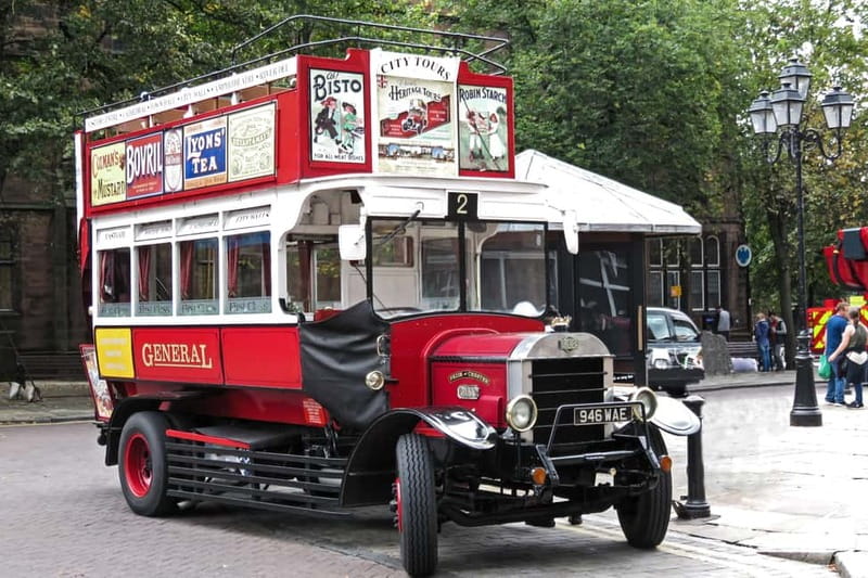 London: Christmas Lights & Bites Tour - Why the Routemaster makes the evening special