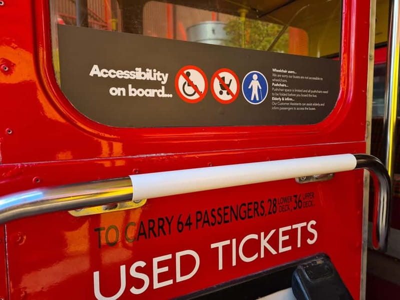 London: Christmas Lights & Bites Tour - Seats, weather, and practical comfort