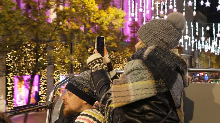 London: Christmas Lights Bus Tour With Live Guide - Key points at a glance