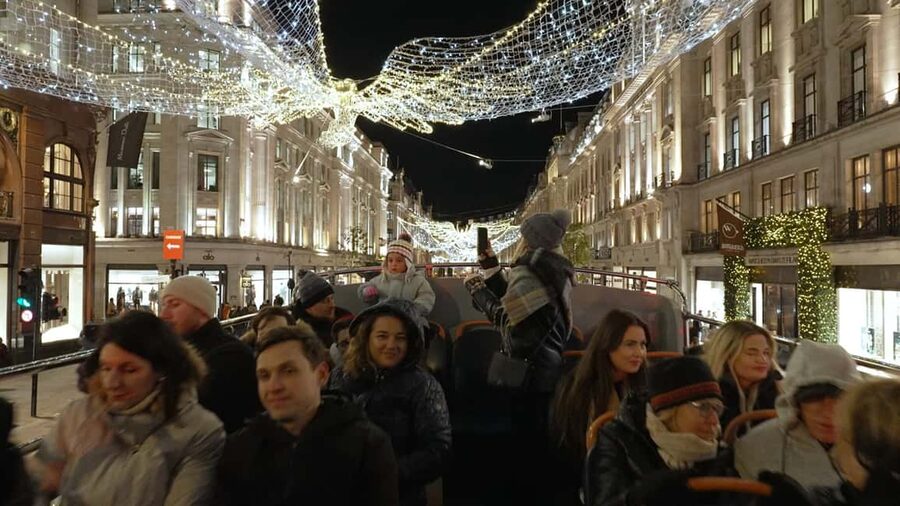 London: Christmas Lights Bus Tour With Live Guide - Who will enjoy this most?