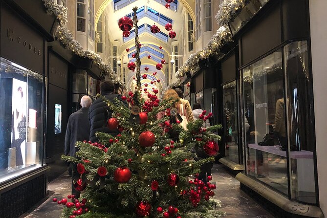 London Christmas Lights Private Car Tour with Driver Guide - Oxford Street brings the big-city Christmas scene