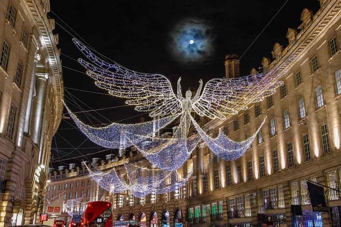 London Christmas Lights Private Night Photography Tour - Trafalgar Square: fountains, reflections, and the Norwegian tree
