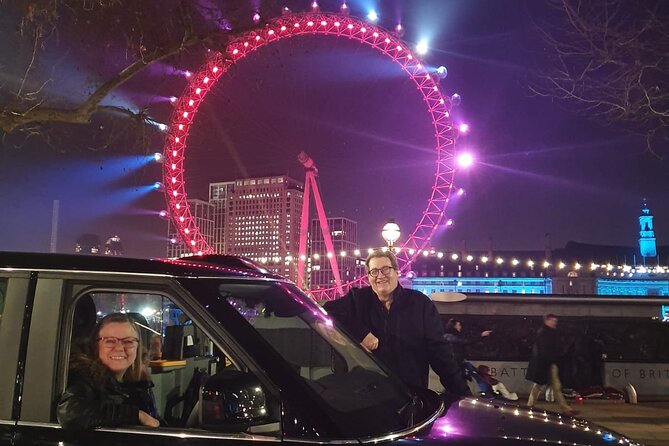 London Christmas Lights Private Tour by Traditional Black Cab - Photo stops turn the ride into an evening out