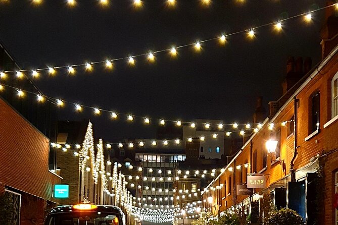 London Christmas Lights Private Tour by Traditional Black Cab - Ending at your hotel or Winter Wonderland