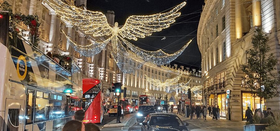 London: Christmas Lights Self Guided Walking Tour - Languages, timing, and flexibility