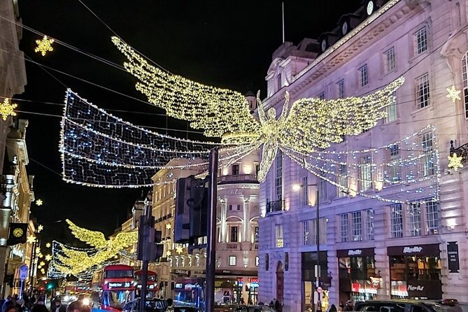 London: Christmas Lights Self Guided Walking Tour - Trafalgar Square and the enormous tree