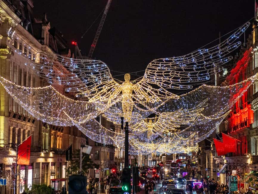 London: Christmas Lights Tour by Vintage Bus - Why the vintage bus makes the evening special