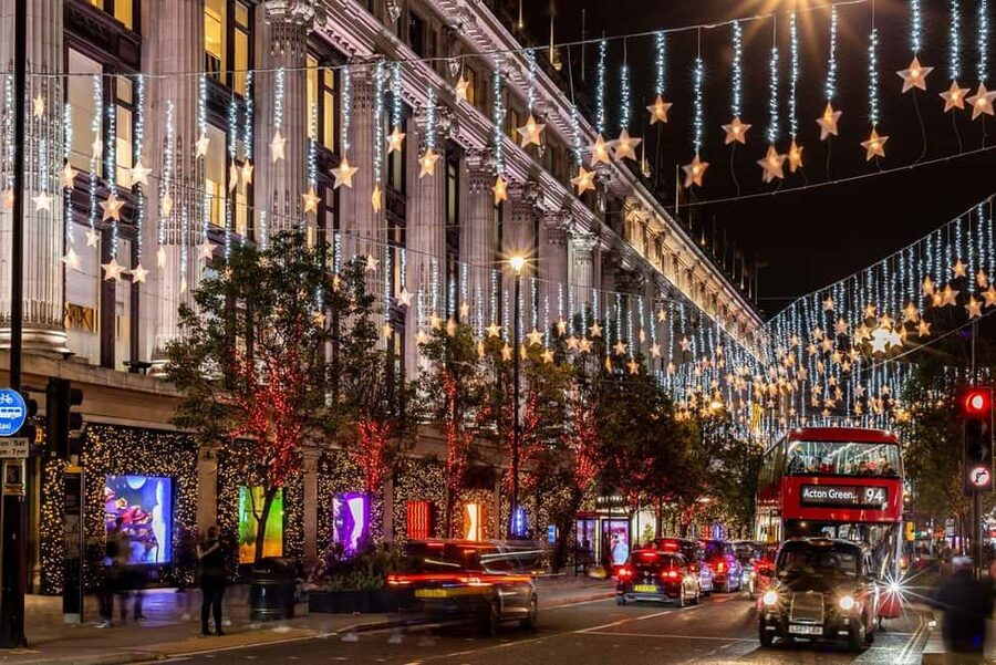 London: Christmas Lights Tour by Vintage Bus - Who will enjoy this ride most?