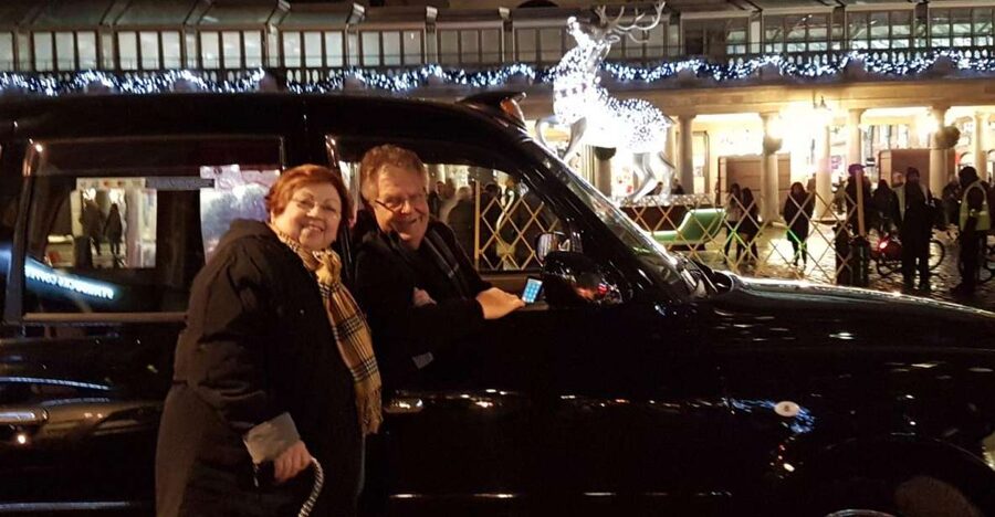 London: Christmas Lights Tour in a Black Cab - The driver is part of the experience