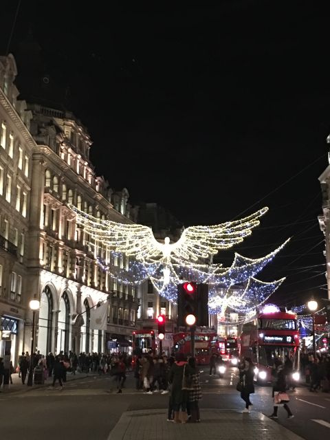 London: Christmas Lights Tour in a Black Cab - Why a private cab beats a large Christmas bus for some groups