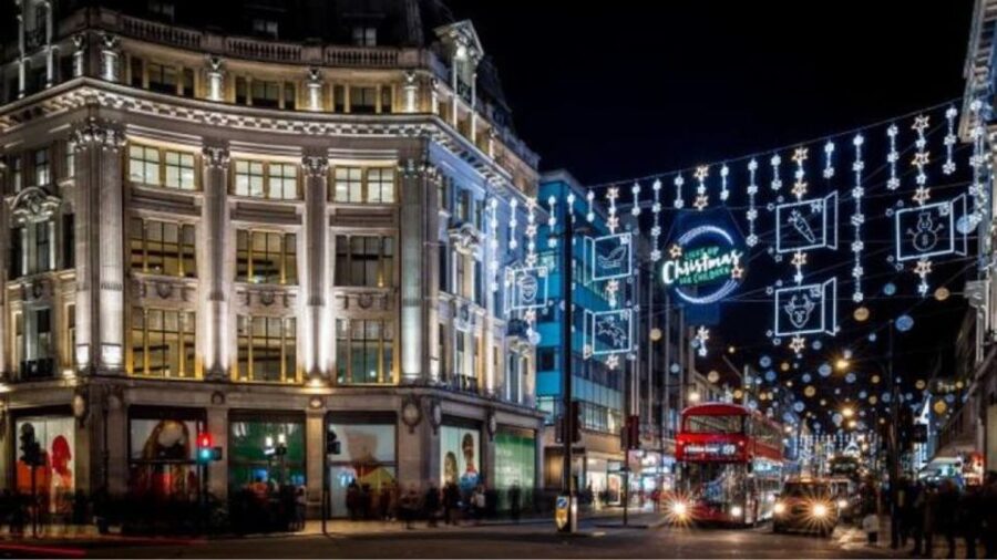 London: Christmas Lights Tour, Mince Pies, & Festive Drinks - Starting in Victoria at Bus Stop 8