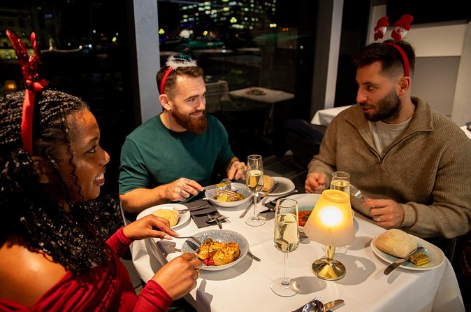 London: Christmas Party Dinner Cruise - Tables of 10 and the social side of the evening
