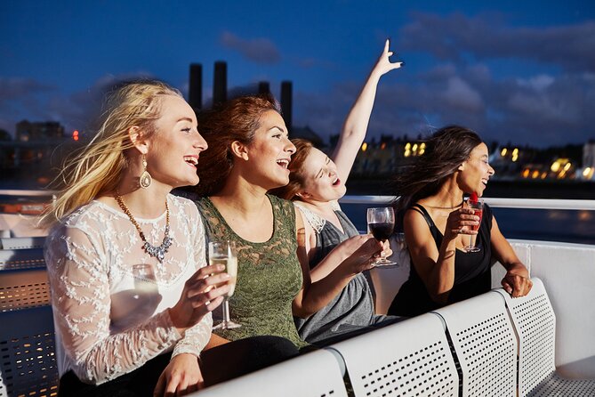 London New Year's Eve Dinner Cruise - Live music and dancing after dinner