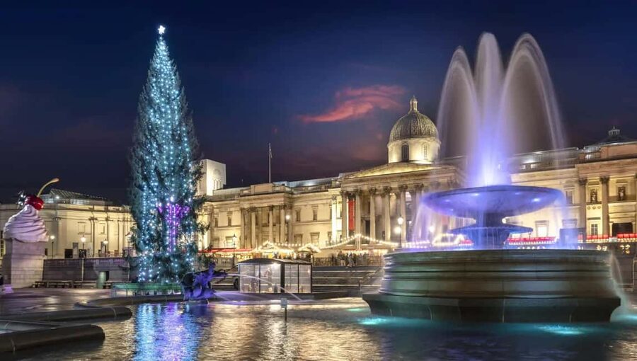 London: North Pole Express Tour with Santa & Festive Fun - Finding Bay 3 near Victoria Coach Station