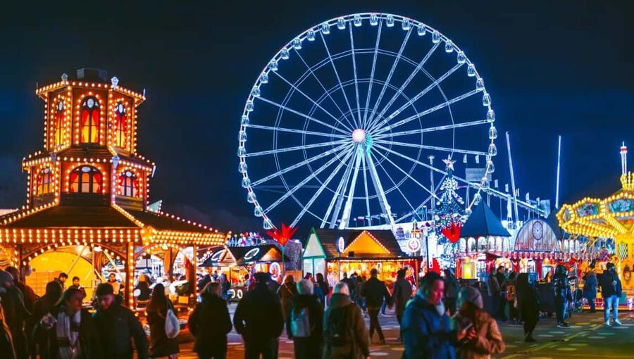 London: North Pole Express Tour with Santa & Festive Fun - Regent Street and Piccadilly Circus after dark