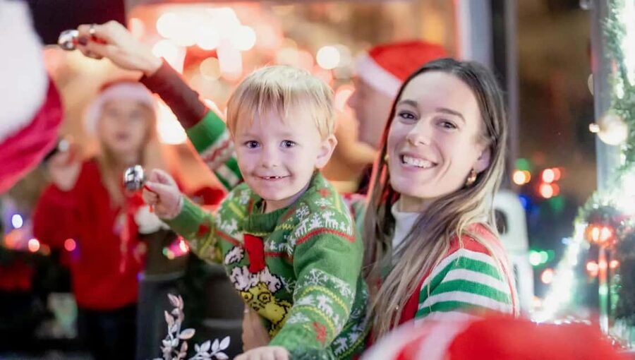 London: North Pole Express Tour with Santa & Festive Fun - The upper deck tradeoff