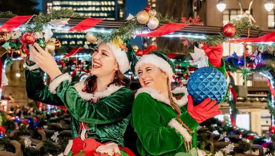London: North Pole Express Tour with Santa & Festive Fun - Storytelling, songs, and the Santa visit