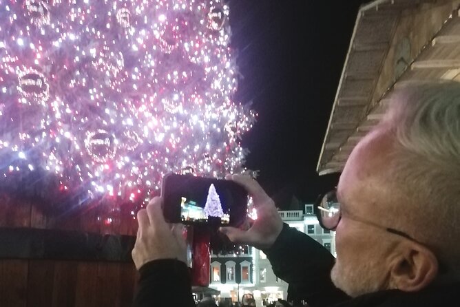 London Private Christmas Lights Walking Tour with Local Guide - Why this London Christmas walk works