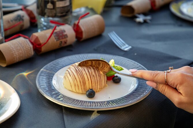 London Thames Christmas Lunch Party - Is $104.17 a fair price?