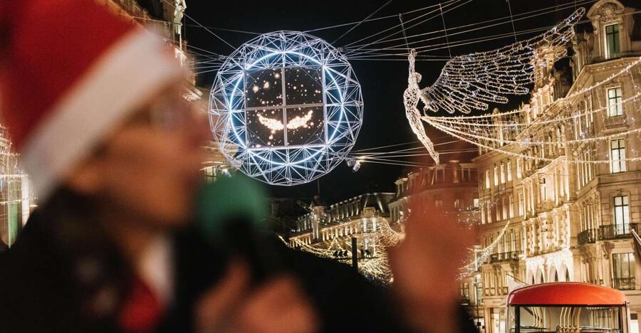 London: Tootbus Christmas Lights Tour incl walking tours - Key points to know before you book