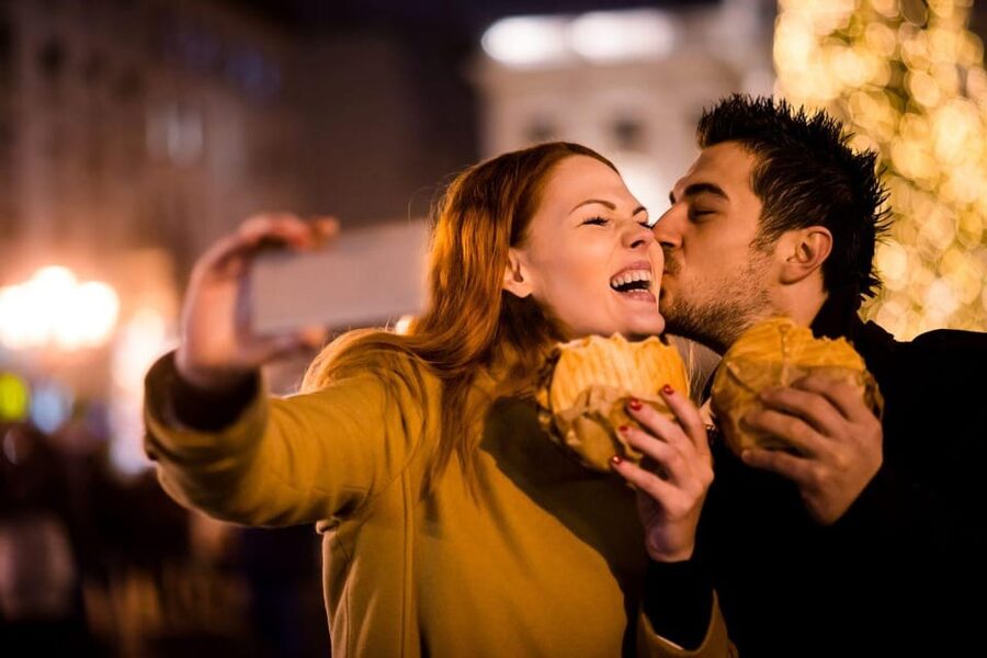 Luxembourg: Christmas Market Food Tour with Tastings - Gromperekichelcher and the taste of Luxembourg