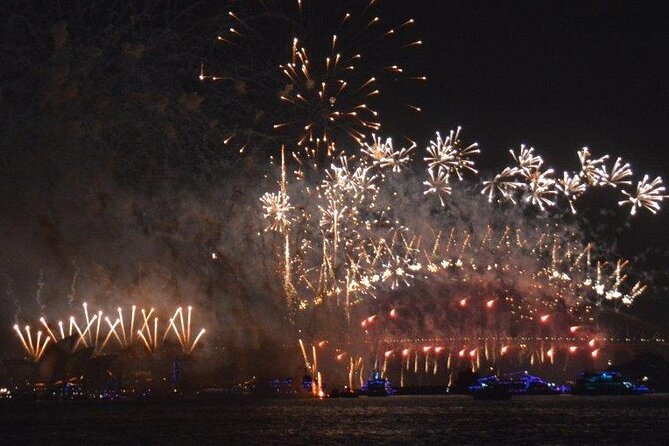 Luxury Sydney Harbor New Years Eve Fireworks Dinner Cruise 2026-7 - Why the anchorage matters on New Year’s Eve