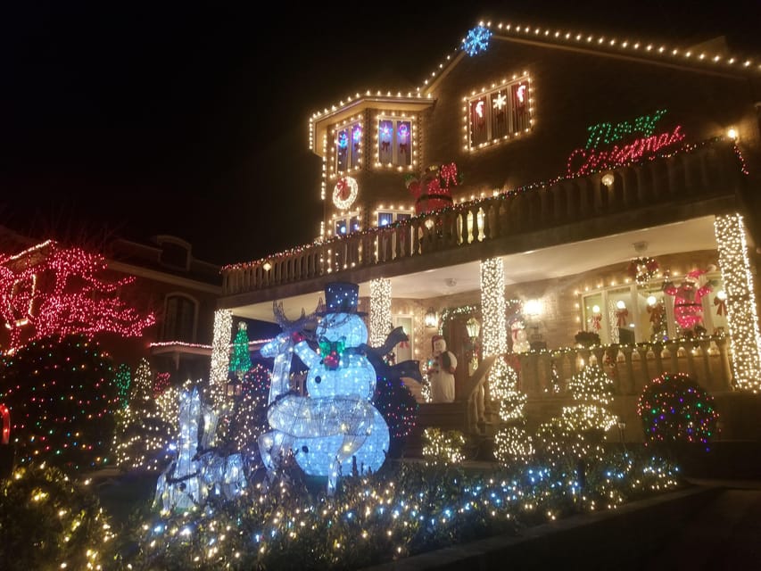 Magnificent Christmas Lights Tour of Dyker Heights Brooklyn - Small practical choices that improve the night