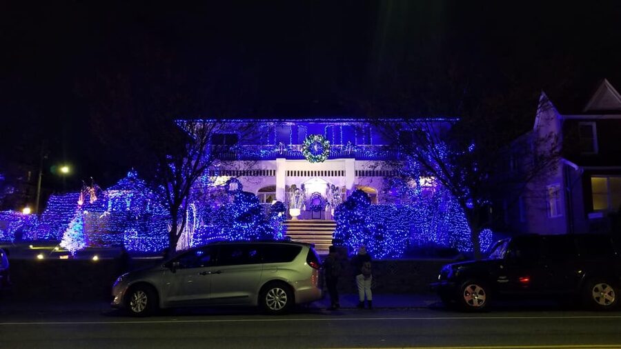 Magnificent Christmas Lights Tour of Dyker Heights Brooklyn - Who will enjoy this tour most