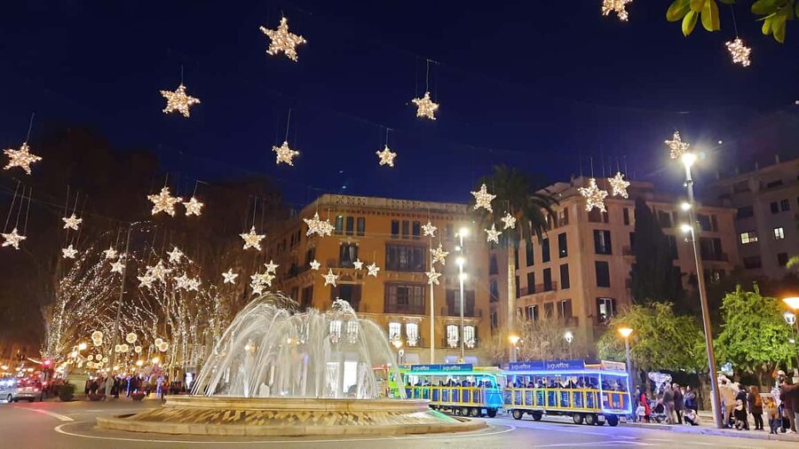 Mallorca: Palma’s Winter Magic City Walk with Christmas Glow - Key points to know before booking