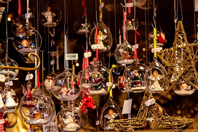 Munich Christmas Market Hopping Guided Tour - Residenz München: the palace courtyard finale