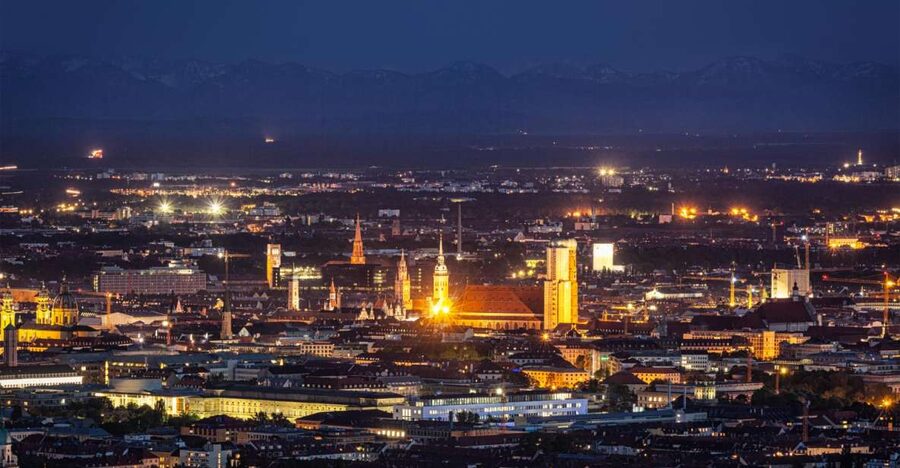 Munich: Christmas Market Magic Walking Tour with a Local - Meeting Munich’s festive food scene