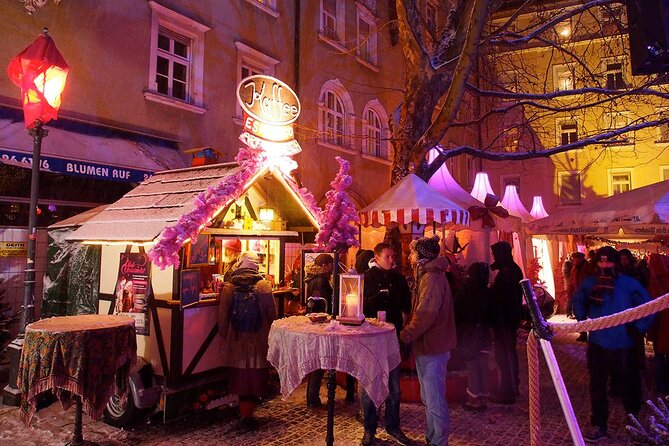 Munich Christmas Market Small Group Tour with Gingerbread Heart - What the guide adds to free markets