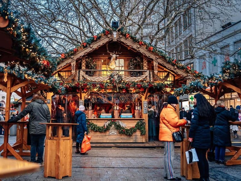 Munich: Christmas Markets Food & Drink Tour - The Rezidenz Christmas village