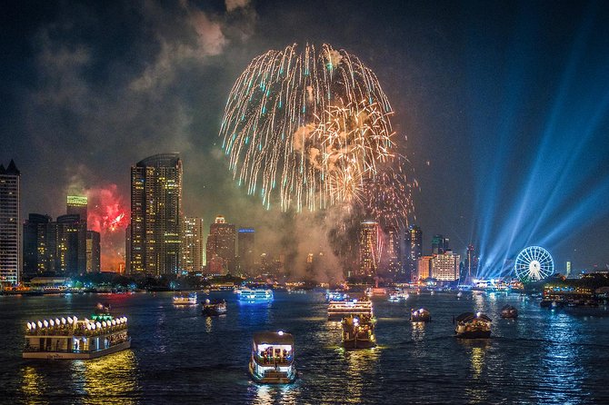 New Year Party : Chao Phraya Princess Dinner Cruise at Bangkok Admission Ticket - A New Year night built around the Chao Phraya