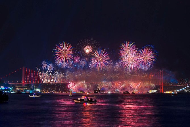 New Year's Eve dinner cruise & party on Bosphorus, Istanbul 2026 - Dinner, drinks, and the party program