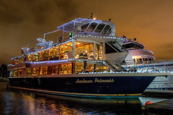 New Year's Eve Dinner Cruise through Vancouver Harbor - Night views from the Vancouver Harbour