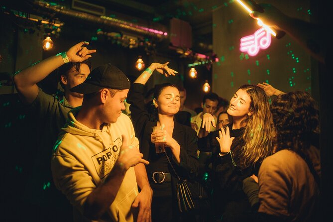 New Years Eve Porto Crawl: 7 drinks, Games, Fun & VIP club entry - Key points at a glance