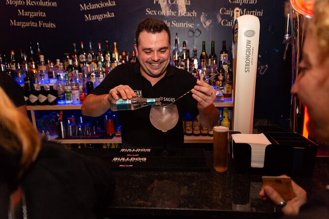 New Years Eve Porto Crawl: 7 drinks, Games, Fun & VIP club entry - Who will enjoy this Porto night