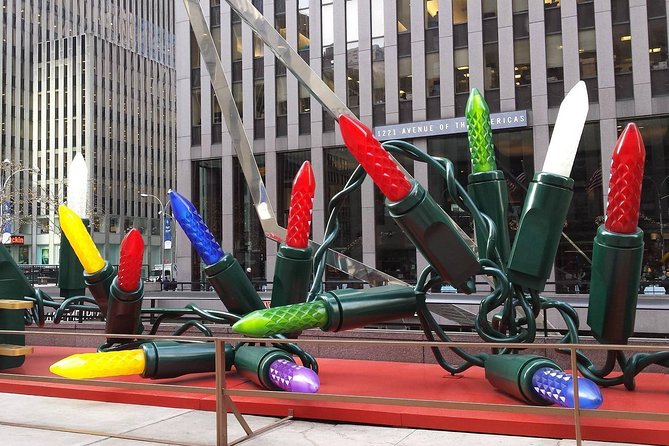 New York Christmas Holiday Small-Group Walking Tour - Macy’s Herald Square and the route south