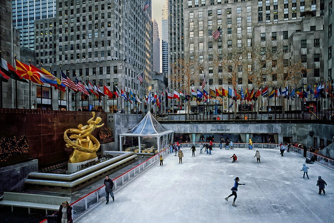 New York Christmas Holiday Small-Group Walking Tour - What the guides add